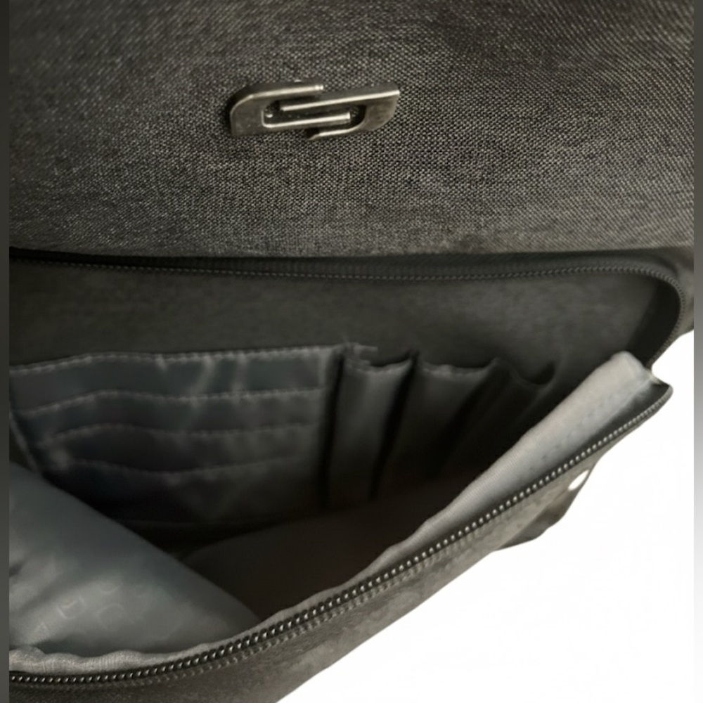 91# Solo New York Ludlow Universal Tablet Messenger Bag - Picture 4 of 6